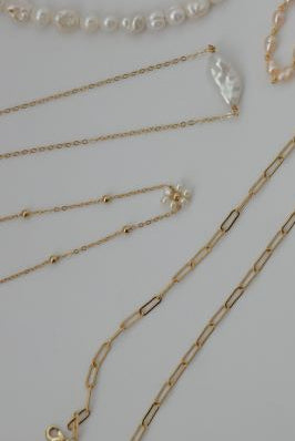 Estar Necklace